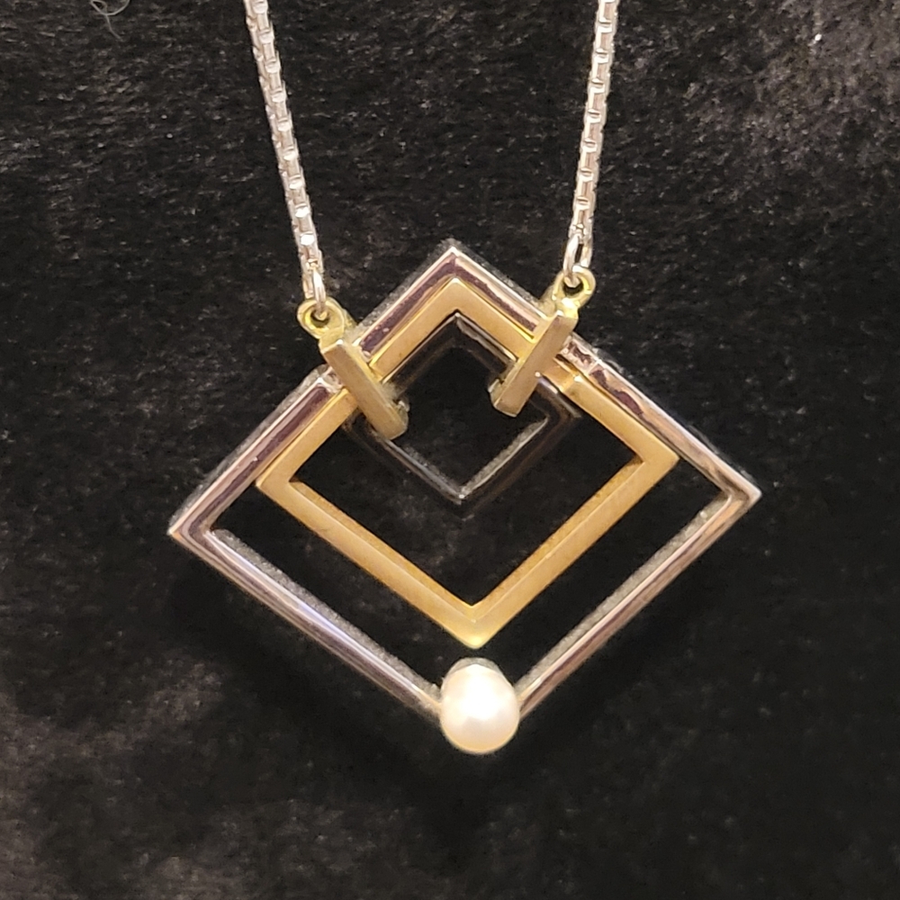 Echo Necklace